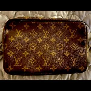 Louis Vuitton trousse 23